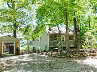 518 Rhododendron Rd, Hillsville, VA 24343