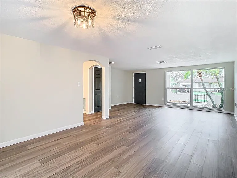7414 Rockwood Dr — Photo 20