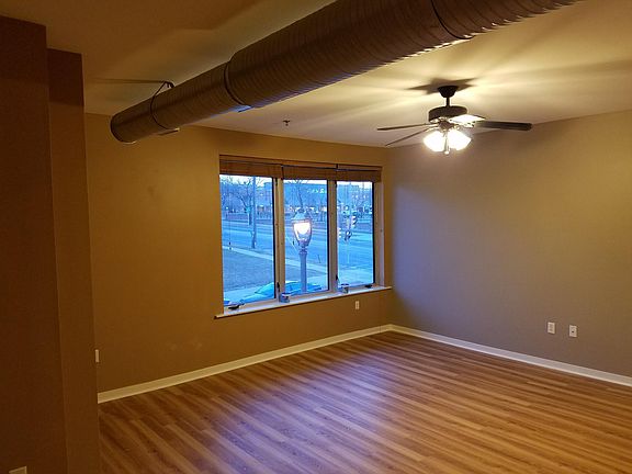 3rd image of 2080 N Commerce St Unit 216
