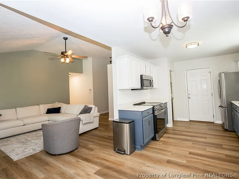 112 Raymond St — Photo 16