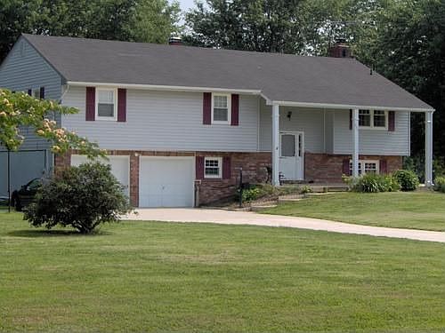 1st image of 403 Tower Dr