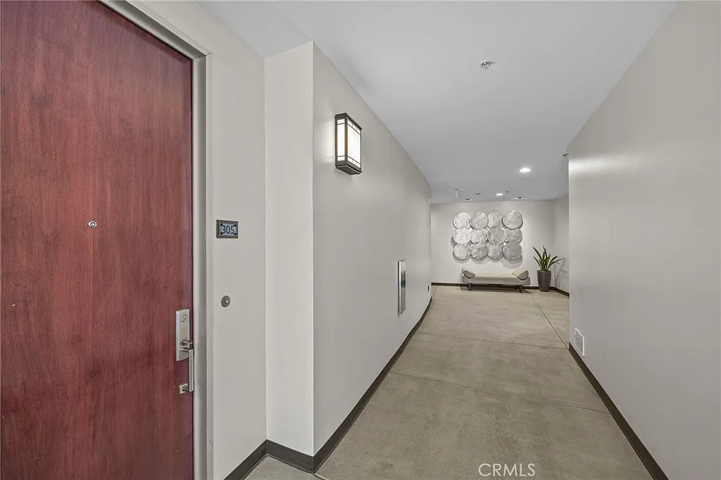 2 bed, 2.5 bath, 1917 sqft, $4,300 — Photo 3