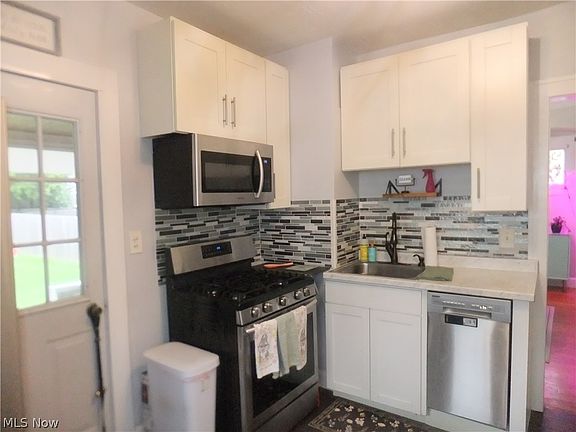 4th image of 5906 Velma Ave