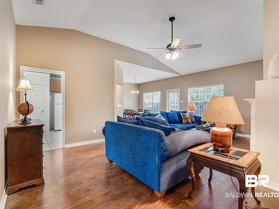 5th image of 9599 Canterbury Ct