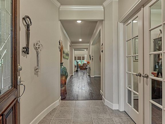 3rd image of 18 Shire Glen Pl