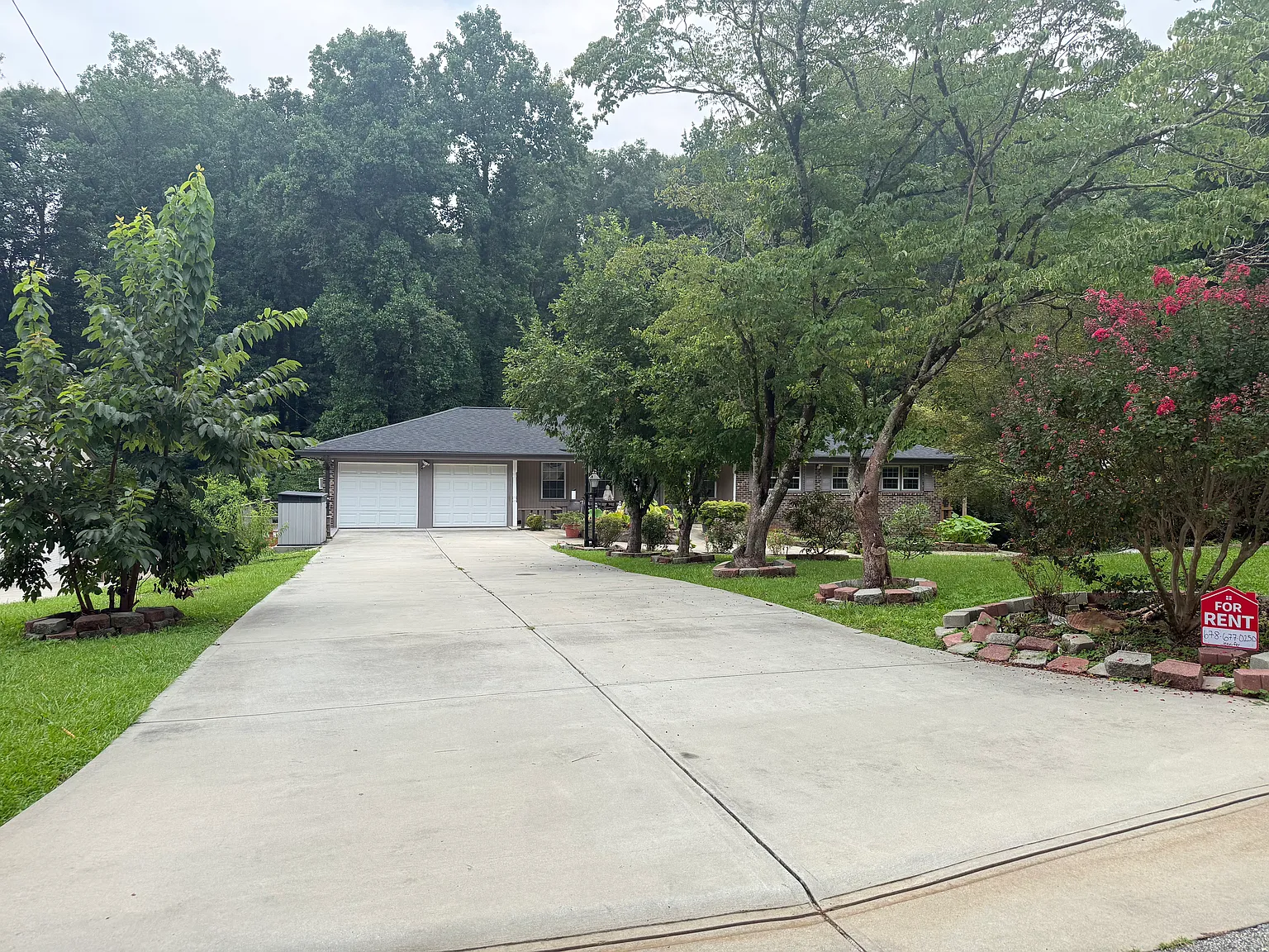 3 bed, 2942 sqft, $2,400 — Photo 2