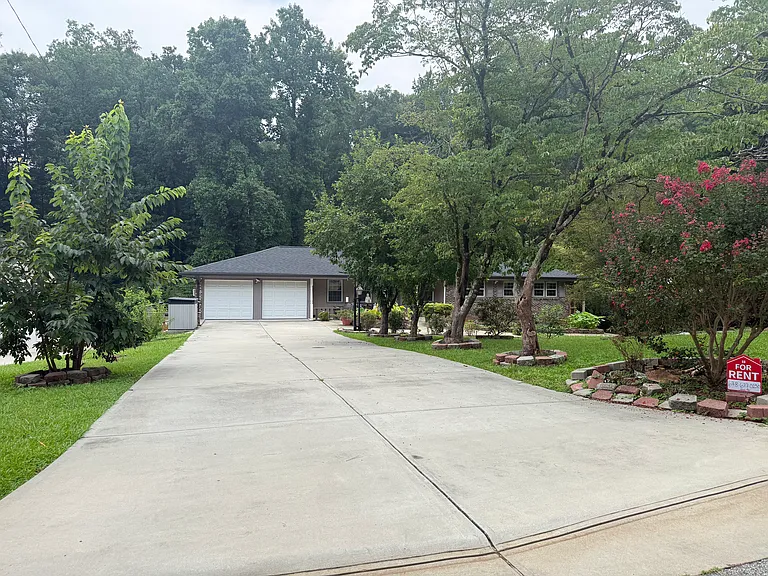 999 Payton Way — Photo 3