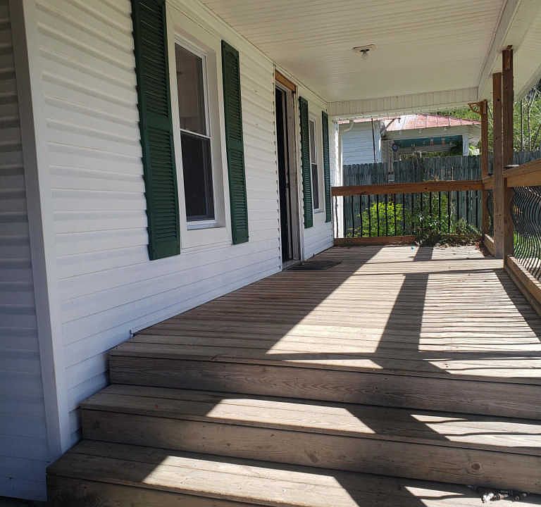 2nd image of 309 Broad St