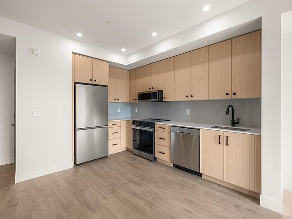 3rd image of 32528 Simon Ave #311