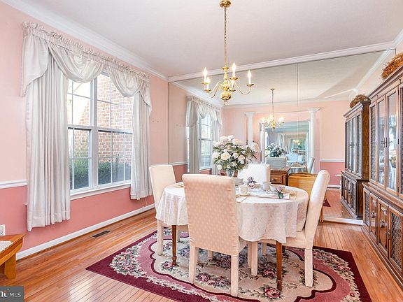 5th image of 1527 Brierhill Estates Dr