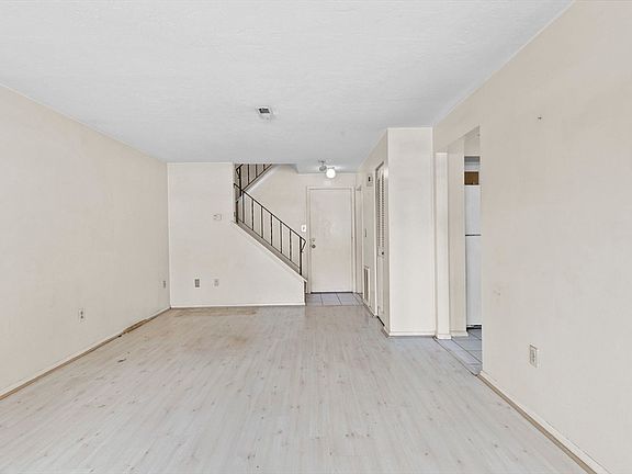 2nd image of 60 Cottonwood Dr Unit 60