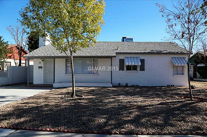 1st image of 221 Circle Dr