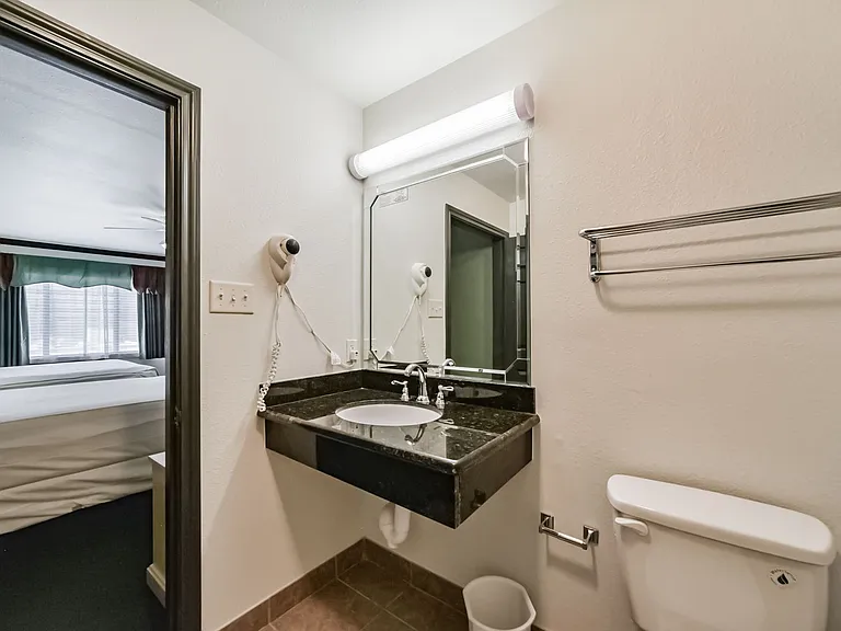 1025 Swanson St — Photo 19