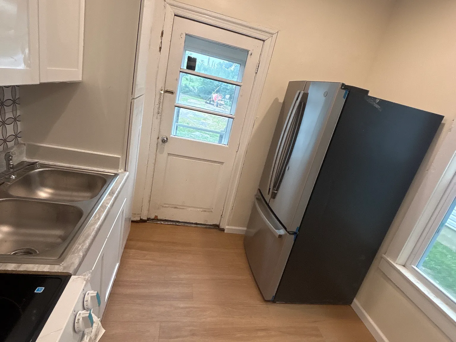 2 bed, 800 sqft, $1,600 — Photo 2