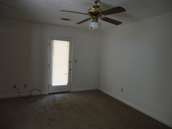 2nd image of 402 24th St