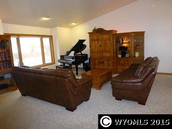 2nd image of 3219 Magnolia Dr