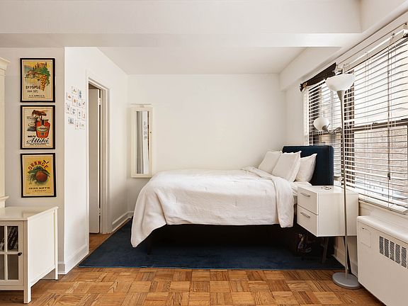 4th image of 301 E 48th St APT 3L