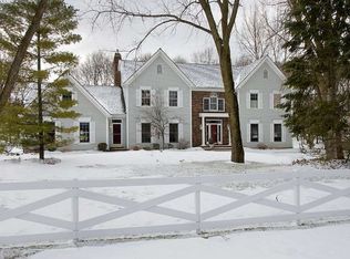 27599 W Kazimour Dr, Lake Barrington, IL 60010