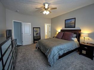 6392 Renaissance Dr, Loves Park, IL 61111