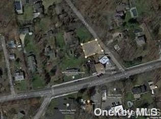 4 Landing Rd, Miller Place, NY 11764