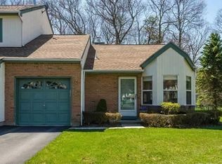 17 Timber Ridge Dr #4, Holtsville, NY 11742