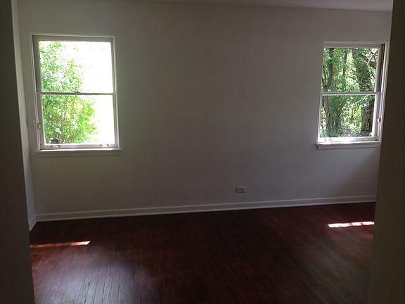 5th image of 9331 Oak Park Ave