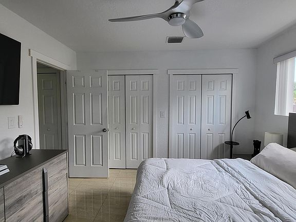 5th image of 274 NW 51st Ave