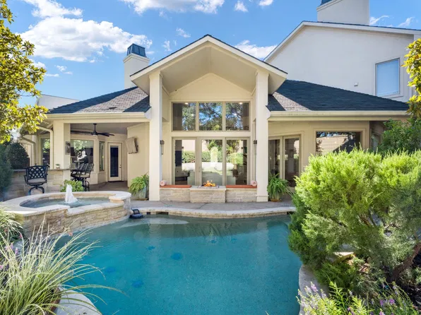 19 Winding Lake Dr, Dallas, TX 75230