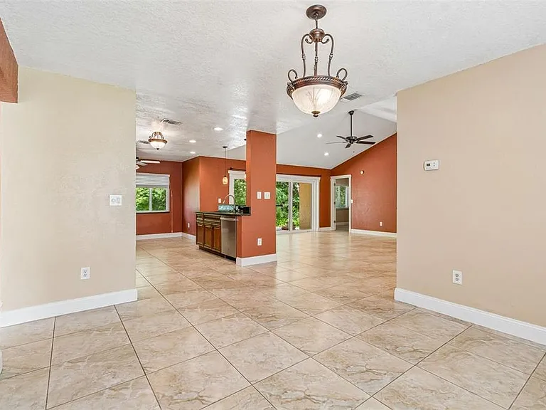15109 Springview St — Photo 11