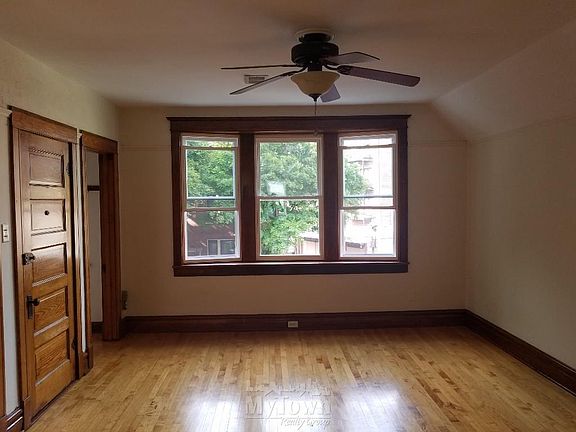 5th image of 2121 W Berteau Ave APT 2