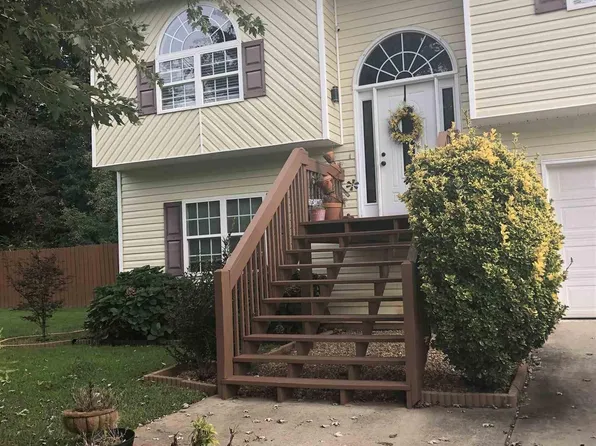140 Taylors Ln, Carrollton, GA 30117
