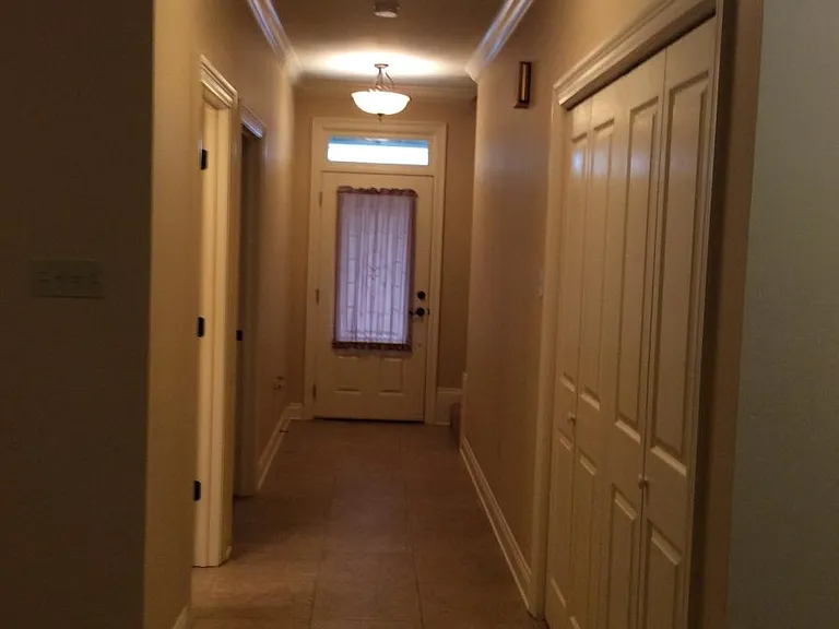 1724 Oakley St — Photo 3