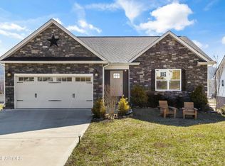 103 Claude Steadman Pl, Clinton, TN 37716