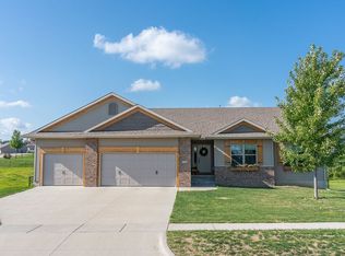 322 Rolling Hills Dr, Tiffin, IA 52340