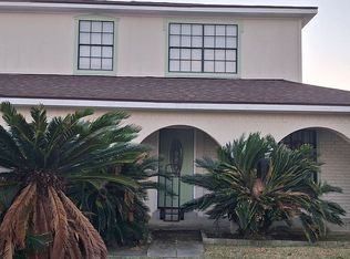 7010 Edgefield Dr, New Orleans, LA 70128