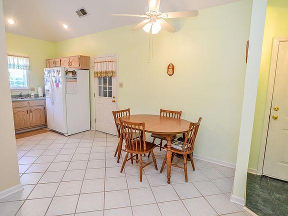 2nd image of 8174 Timber Knoll Ln