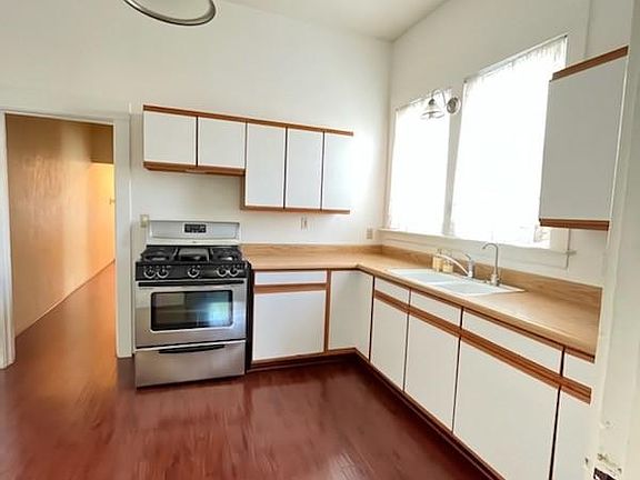 3rd image of 1051 1/2 Buchon St