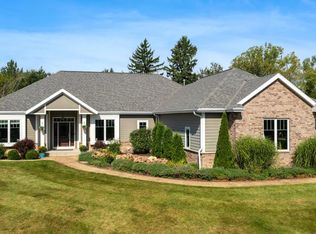 W226N8839 Jolyn Dr, Sussex, WI 53089