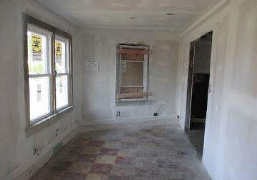 4th image of 1576 6th St