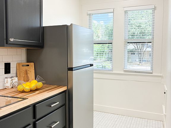2nd image of 416 E Dewey Pl APT 2