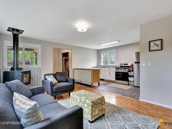 5760 W Raspberry Loop, Wasilla, AK 99623