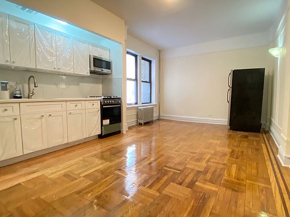 5th image of 60-15 Woodside Ave #6L