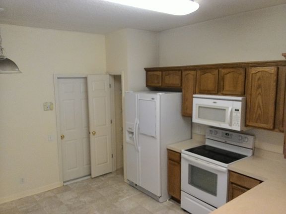 4th image of 4208 Bismarck Palm Dr