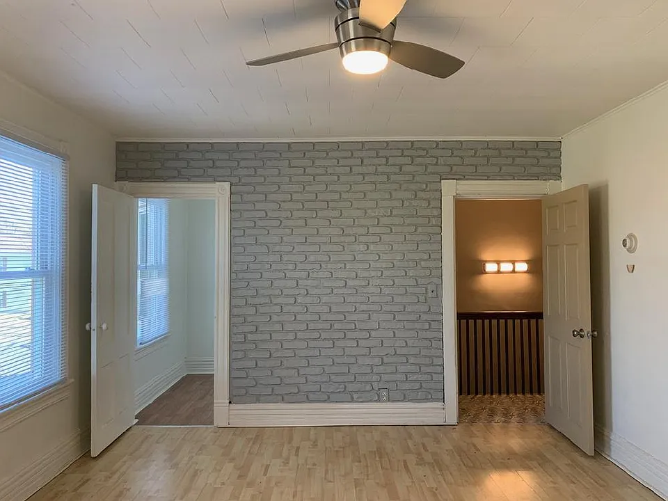30 S Clinton Ave #4