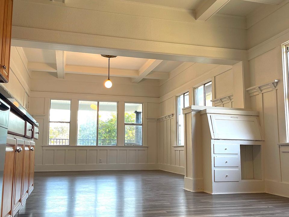 Natural sunlight surround the apartment
