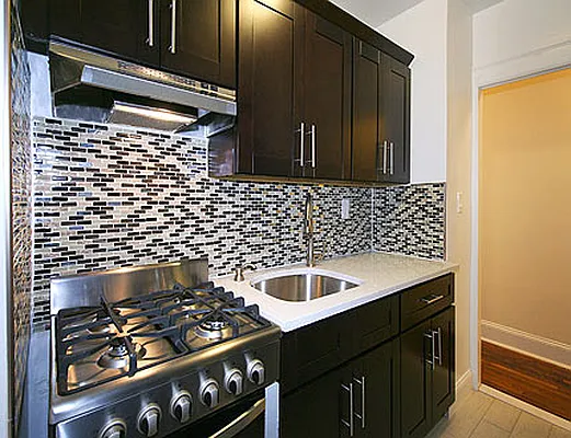 Rented by SW Queens Mezzanine | media 25