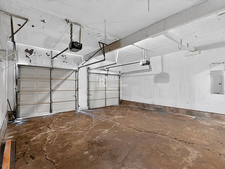 4401 Steven St — Photo 40