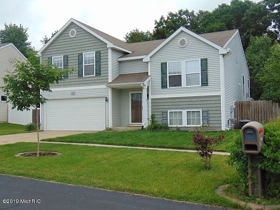 2nd image of 10124 Castle Creek Cir