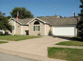 1402 Shire Dr, Angola, IN 46703