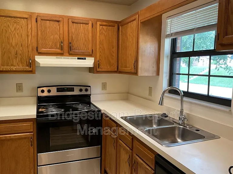 4595 Burchdale St — Photo 3